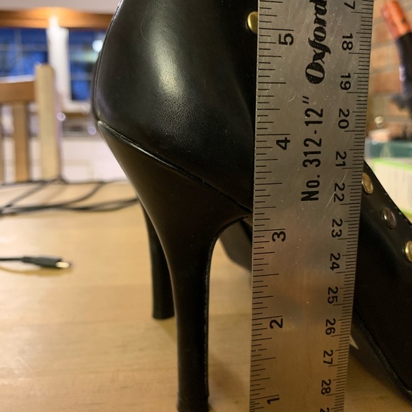 Be the bell of the ball in these heels! - Picture 4 of 4